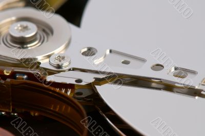 Hard disk drive