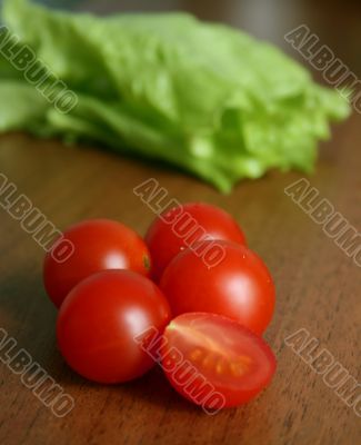 tomatos cherry on the table