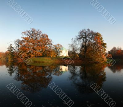 Beautiful Autumn – lake with temple