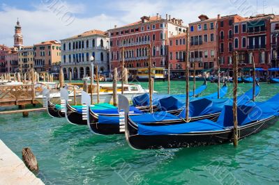 Anchored gondolas