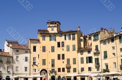 Lucca (Tuscany) - Old houses and blue sky
