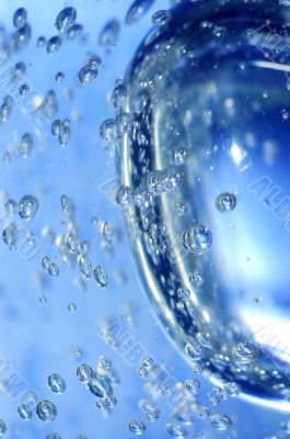 Blue water with bubbles
