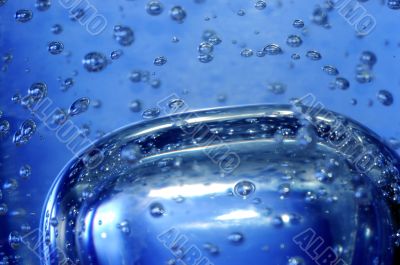 Blue water with bubbles