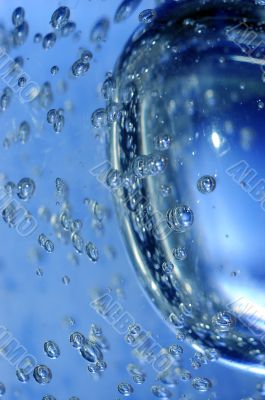 Blue water with bubbles