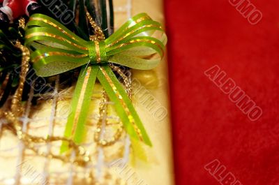 Green bow