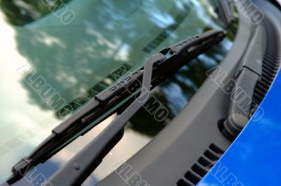 Car windshield wiper