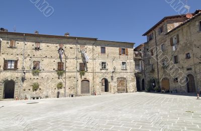 Filetto (Tuscany) - A square of the ancient village