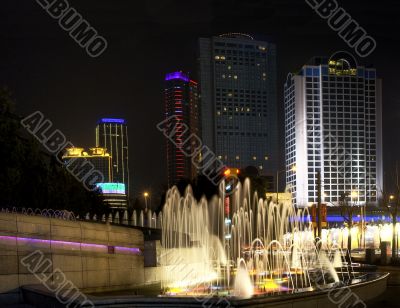 shanghai fountain by night