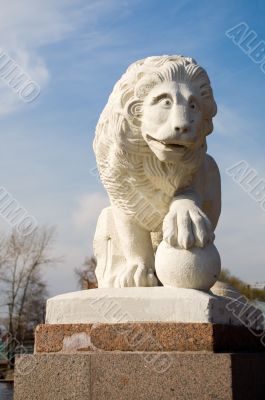 Statue of a lion