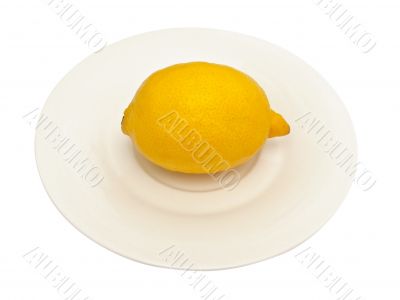 lemon at plate