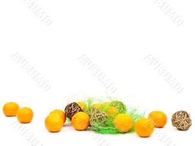 mandarines and golden balls with green