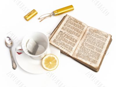 cup of tea with lemon