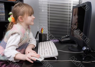 little girl and computer