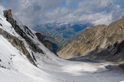 The picturesque winter mountain view