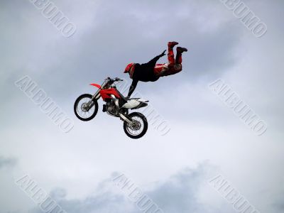 motocross freestyle jumping