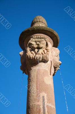 faces fountain