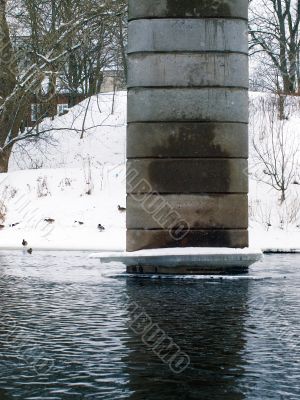 Pole of the bridge