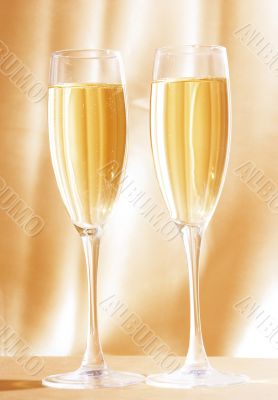 Two glasses of champagne