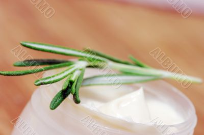 cream with leaf of lavender