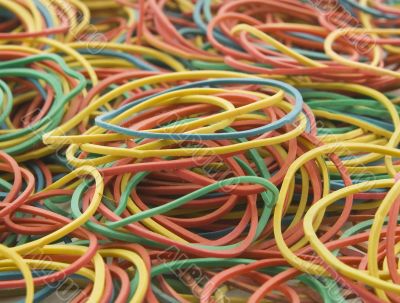 many different colored bands for maney