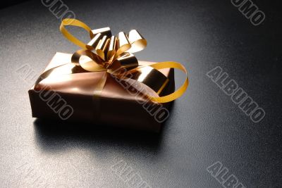 A single gift box