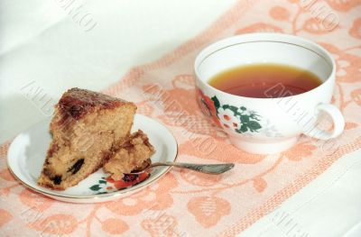 Cake and tea on the table