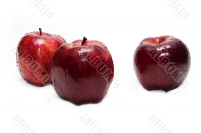 Three red apples (groupe)