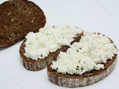 Sandwich with soft cheese