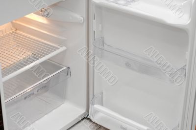 Refigerator