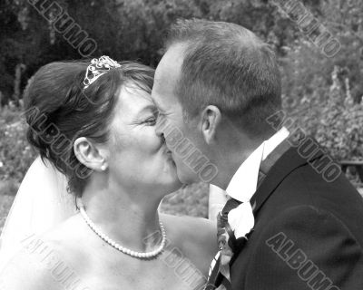 Love`s Kiss
