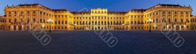Vienna at night, palace schoenbrunn