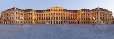 Vienna at night, palace schoenbrunn