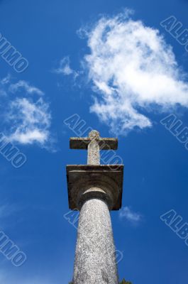 stone cross to the heaven