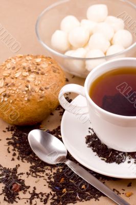 tea, mozzarella and bread