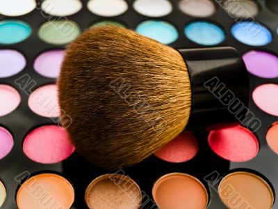 eye shadows with brush