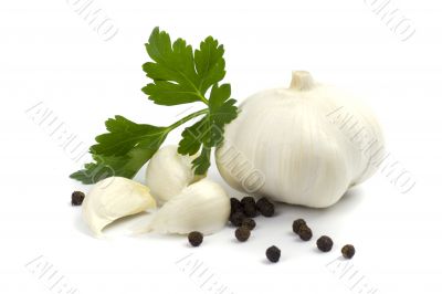 garlics with black pepper and parsley