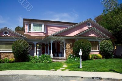 Modern american cottage with garden