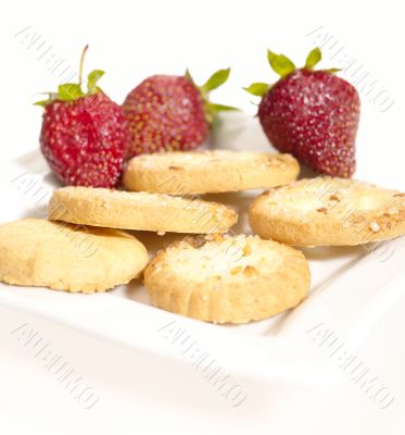 cookie on the plate with strawberry