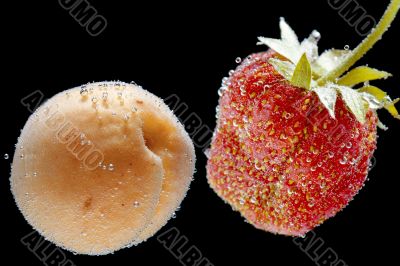 strawberry in apricot in water