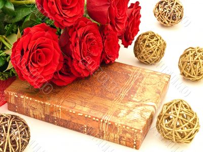 Red roses and gift