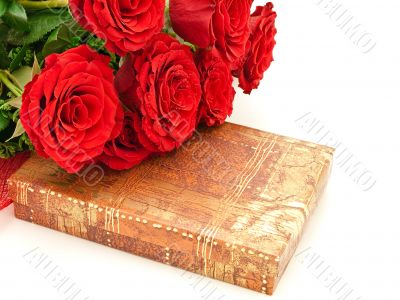 Red roses and gift