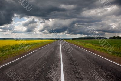 Road before a thunder-storm