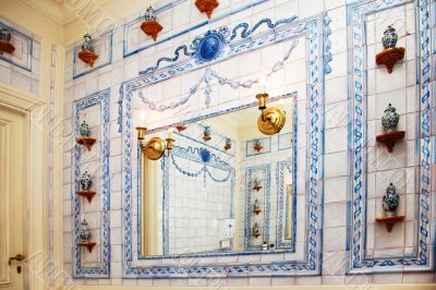vintage bath room