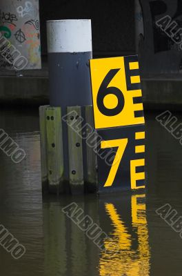 Water level indicator