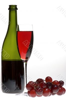 wine glasses with bottle