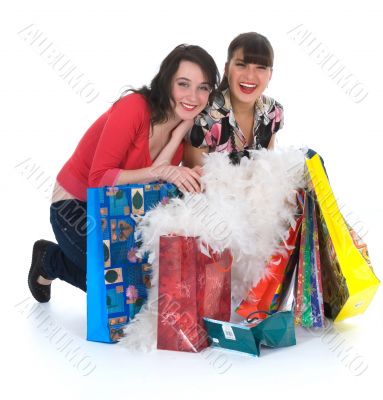 expressive girls shopping