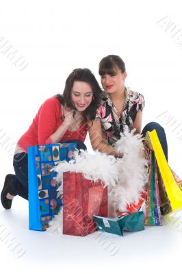 expressive girls shopping