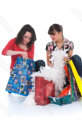 expressive girls shopping