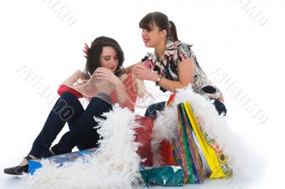 expressive girls shopping