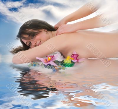 relax massage to the girl